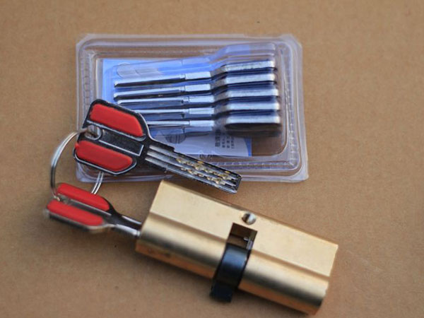 克拉玛依24小时上门开锁公司